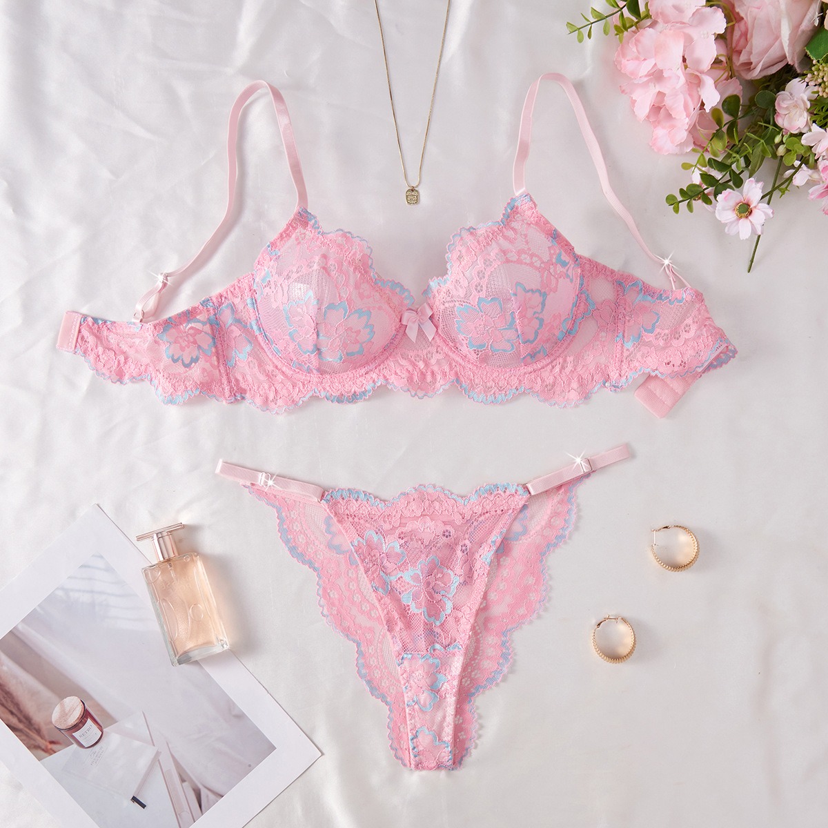 طقم لانجري نسائي مثير وردي مطب - مراجعة Lace Bralette Set وسعره