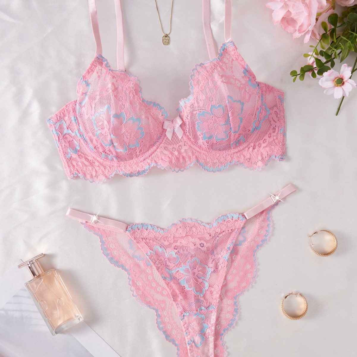 طقم لانجري نسائي مثير وردي مطب - مراجعة Lace Bralette Set وسعره